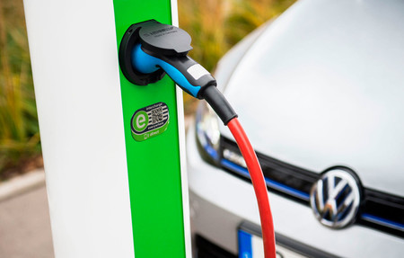 Canarias elimina el IVA en los coches eléctricos