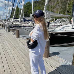 Este es el pantalón de lino más elegante, sofisticado y cómodo que llevaremos de la oficina al chiringuito este verano