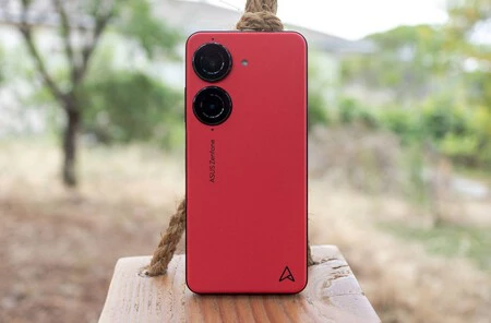 ASUS Zenfone 10 の分析中