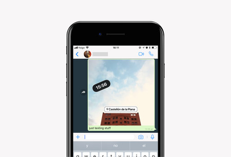 WhatsApp para iPhone se actualiza con nuevos stickers dinámicos de tiempo y ubicación