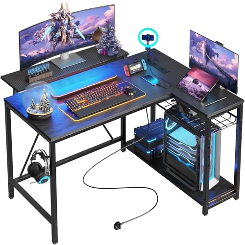 Escritorio para Computadora en Forma de L, con Soporte para Monitor, Estructura de Acero, Toma de Corriente y Perchero para Auriculares