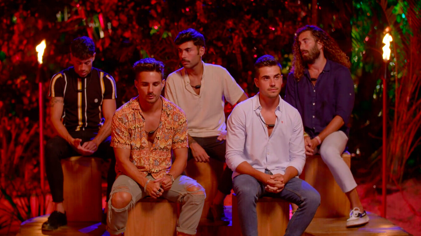 ¡Primera hoguera! La reacción de Jesús al ver el beso entre su novia