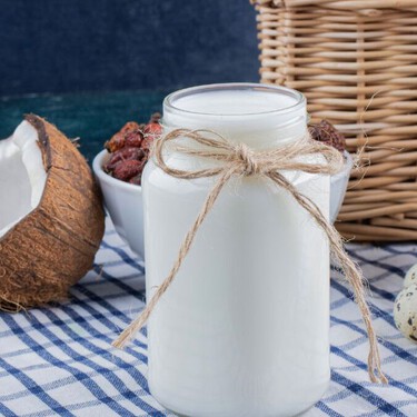 Este es el secreto para que la horchata de coco quede espesa y cremosa con solo 4 ingredientes