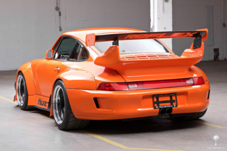 Este Porsche 911 con motor Corvette puede ser tuyo