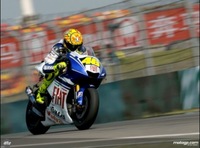 Valentino Rossi impone sus galones en Shanghai