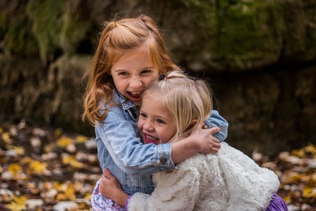 "Son hermanas completas", la reflexión de una madre para dejar de decir "medios hermanos" a los hijos de familias reconstituidas