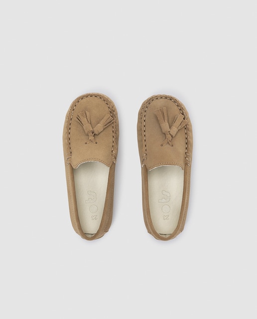OTS
MOCASINES DE BEBÉ NIÑO BEIGE CON BORLAS