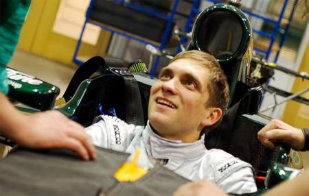 Vitaly Petrov no tiene el dinero para seguir con Caterham en el 2013