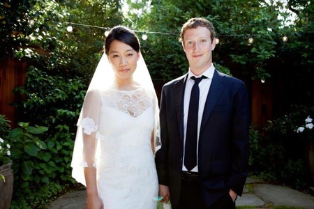 ¡Mark Zuckerberg se nos ha casado!, dadle a 'Me gusta'