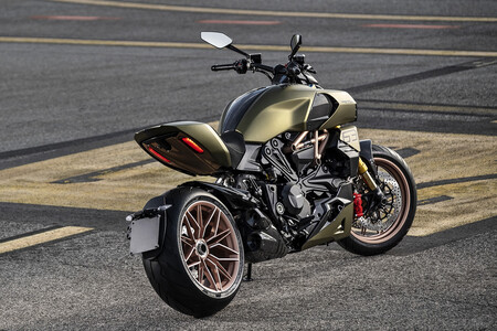 Ducati Diavel 1260 Lamborghini 2021 2