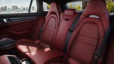Porsche Panamera Sport Turismo 21