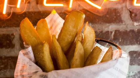 ¡Come todas las papas fritas que quieras! Este restaurante en la Roma es el paraíso para cumplirlo