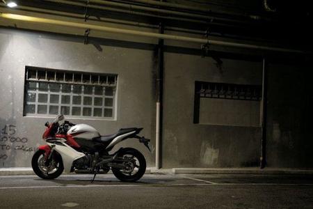 Honda_CBR_600_F_2011_Street