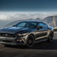En Ford mandan los caballos al establo. Se detiene la producción del Mustang por una semana