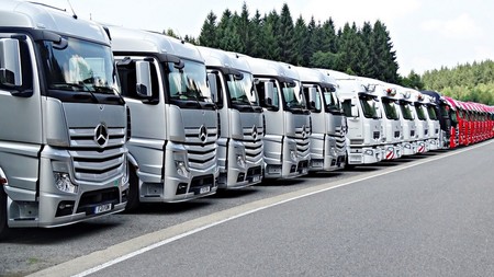 La Unión Europea vigilará por primera vez las emisiones de los nuevos camiones y autobuses