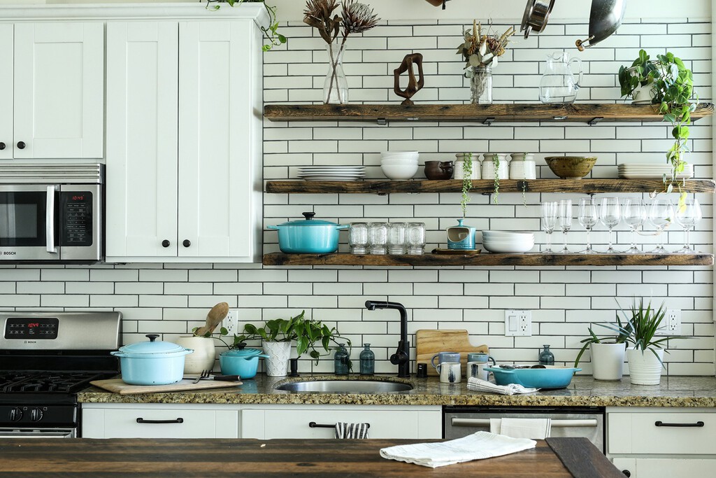 Lidl lanza mañana la solución para renovar las baldosas de la cocina de forma barata y sin obras: pasarás de tener una cocina anticuada a un espacio de revista 