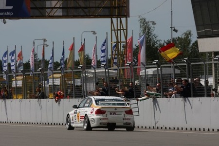 wtcc_brno_sergio_hernandez_victoria_race2.jpg