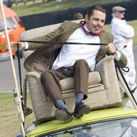 Rowan Atkinson habla de hidrógeno y e-fuels: “Nuestra luna de miel con el coche eléctrico está llegando a su fin”