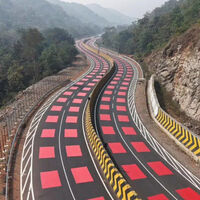 Hay carreteras en la India que se vuelven rojas repentinamente: el motivo salvarte de atropellas a un tigre