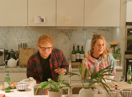 A Ed Sheeran se le va a dar 'perfect' lo de ser padre, pero no lo de poner nombres: me quedo helado con cómo han llamado a su pequeña Risketo