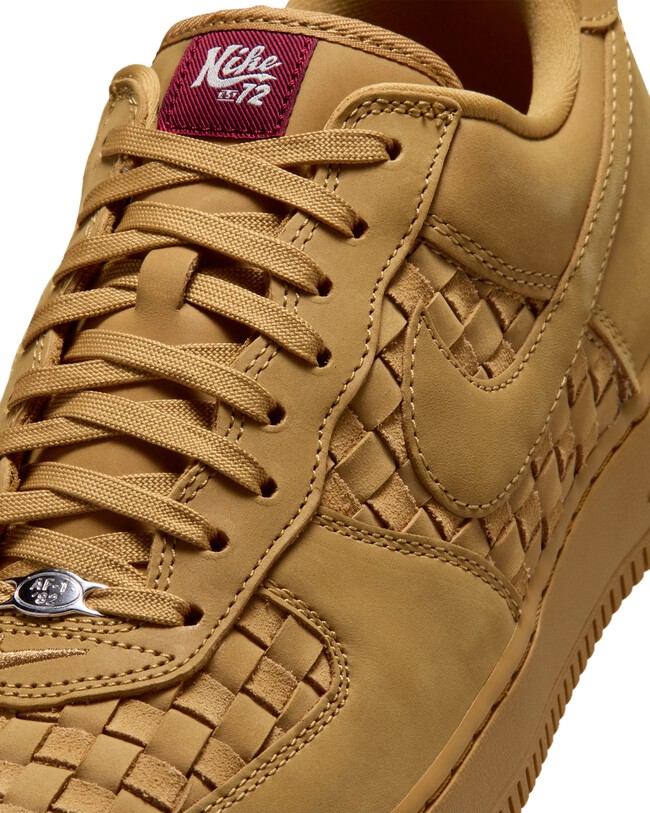 Nike Rebaja Sus Zapatillas Color Latte Mas Lujosas Y Retro Un Modelo Premium A Precio De Ganga Para Tus Looks De Otono