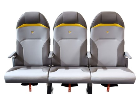 ¿Asientos de avión tan ligeros como dos six de cervezas? ¡Sí, los creó Peugeot!