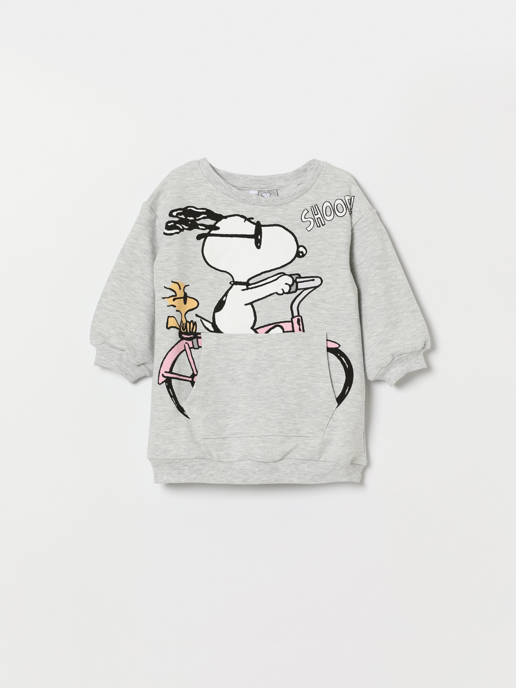 Vestido de felpa tipo sudadera de corte holgado.