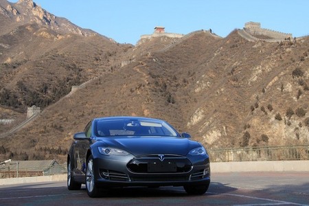 China vende en septiembre más coches eléctricos que EEUU y Tesla se afianza allí con 5.000 unidades para 2014