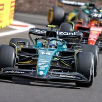 La relación entre Fernando Alonso y Carlos Sainz se torció en Bakú: "Me ha llevado contra el muro. Ha sido sorprendente"