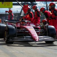 La nueva F1 pasa por el fondo: Max Verstappen se hundió con el suelo roto pero Charles Leclerc voló sin medio alerón