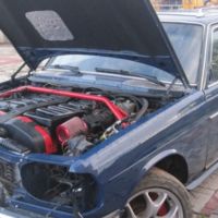 ¿Dedicación o sacrilegio? El V12 de un Pagani en un Mercedes-Benz W123