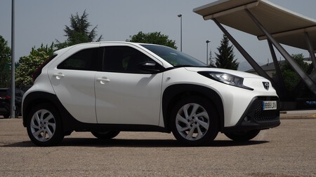 Toyota Aygo X Cross 2
