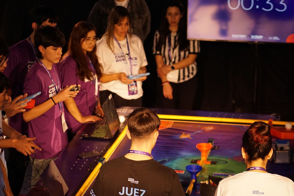 Argentina tiene sus ganadores en la Copa Robótica de Educabot: de qué se trató la competencia STEM que reunió a más de 3.600 estudiantes 