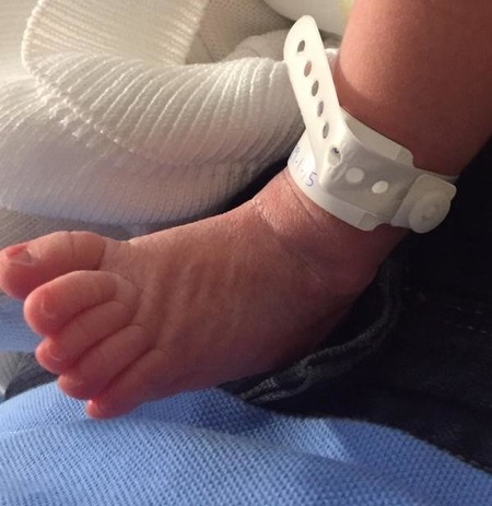 Shakira nos enseña el pie de Sasha, su pequeño futbolista
