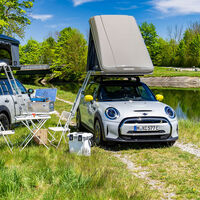 MINI camperiza los Countryman ALL4 y Cooper SE con esta tienda de techo para dos personas
