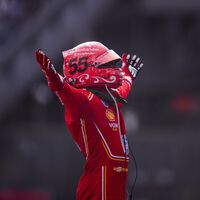 "Lo aprendí del iRacing". Carlos Sainz sacó de los videojuegos el truco que le dio la victoria en la última carrera de F1 