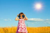 Protege los ojos de tus hijos: son muy vulnerables a las radiaciones solares