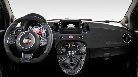 Abarth 695 Essesse 14