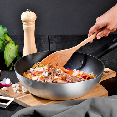 Lidl vende una sartén tipo wok por solo 17,99 euros que el día 20 estará también disponible en tiendas físicas