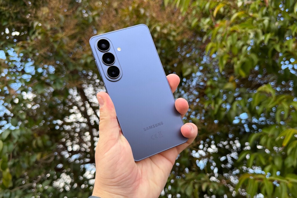 Pasar archivos de un Samsung a un iPhone es un dolor. Así que los Galaxy van a ser compatibles con AirDrop 