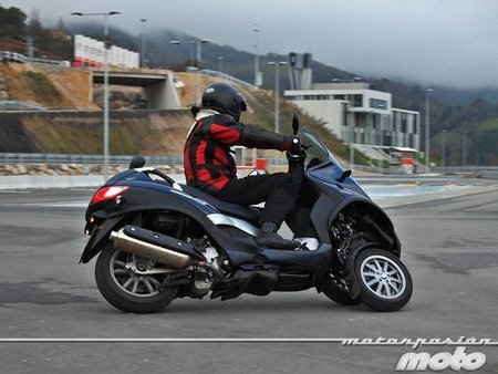 Piaggio MP3 400 LT