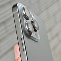 Apple se ve obligada a admitir que los iPhone se quedan obsoletos antes que los móviles de Samsung y Google