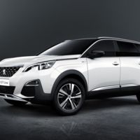 Peugeot 5008, el renovado SUV francés se deja ver antes del Auto Show de París