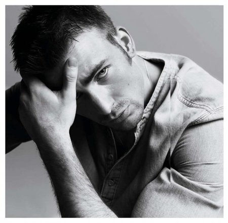 Qué calor nos entra con Chris Evans... ¡Ni ola de frío siberiano ni nada!