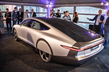 Lightyear One, el coche eléctrico con techo de recarga solar, se fabricará en cadena de cara a 2024 o 2025