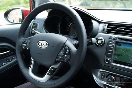 Un volante como otro cualquiera (este en concreto de un Kia Rio)