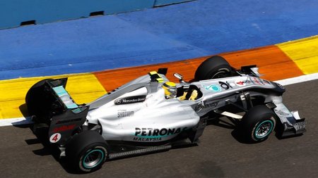 Ross Brawn defiende los alerones traseros regulables