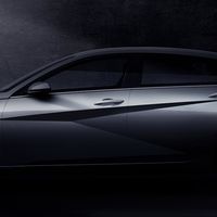 El Hyundai Elantra 2021 se asoma en dos fotos antes de su presentación oficial