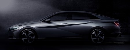 El Hyundai Elantra 2021 se asoma en dos fotos antes de su presentación oficial