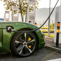 Porsche se la juega y ve factible tener un coche eléctrico con más de 1.000 km de autonomía para 2025 sin usar una batería enorme